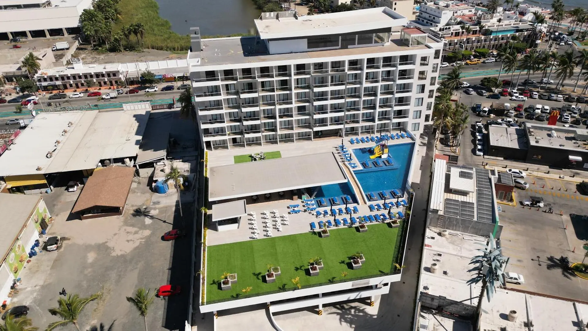 High Garden Grand Hotel Mazatlan 4*,